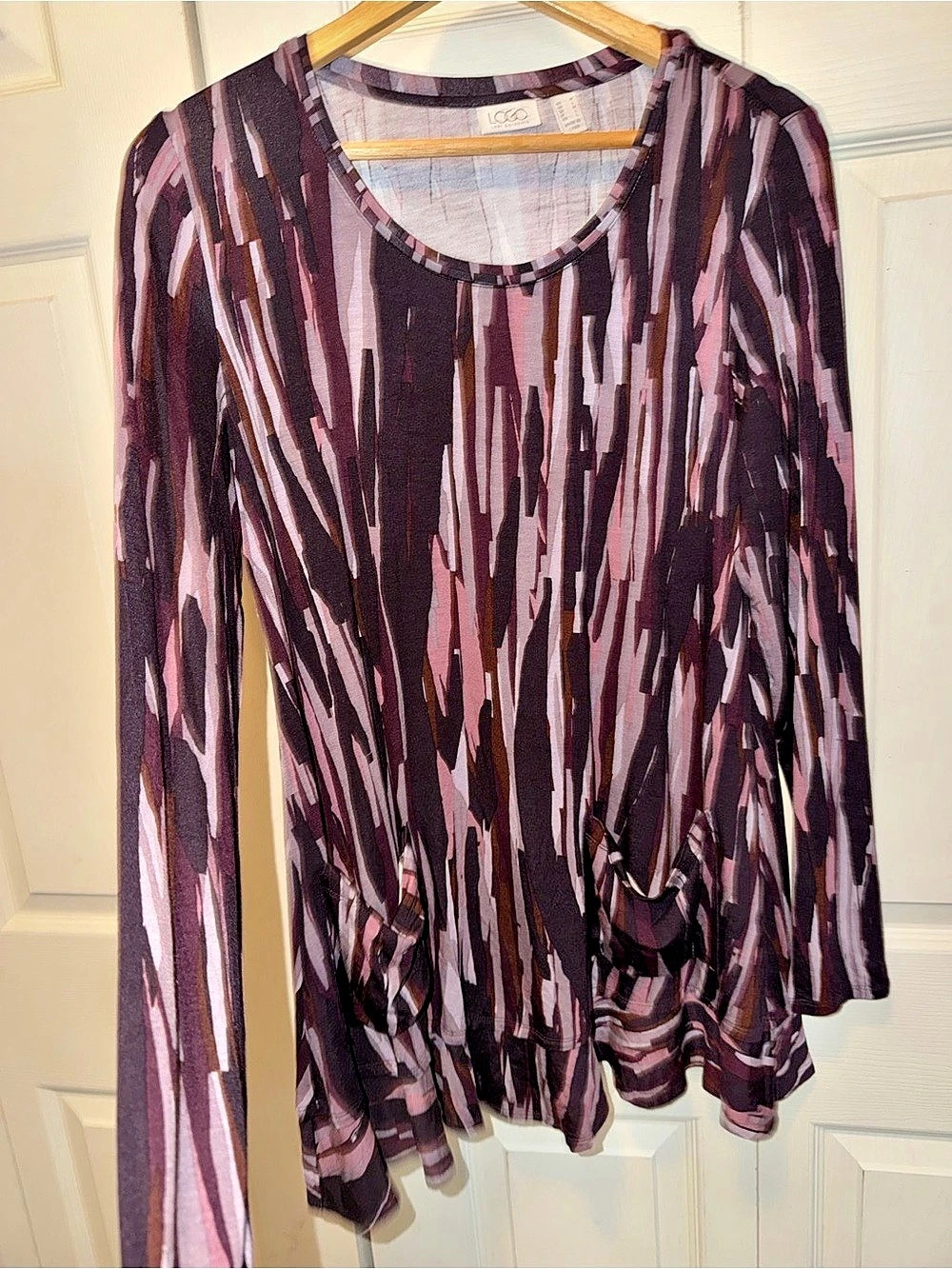 LOGO by Lori Goldstein Abstract Tunic in Purple & Black Size Medium Like New